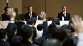 Toshiba President Muromachi attends press conference