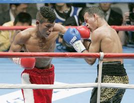 Kameda defends WBA light flyweight title against Landaeta