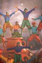 Qatar stages 'Arabian Nights' spectacle to end Asian Games