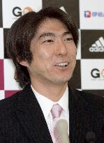 Ogasawara re-signs with Yomiuri for 380 mil. yen