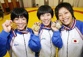 Japan sweeps gold medals at wrestling world championships