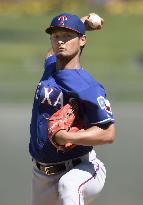 Darvish leaves spring debut with triceps tightness