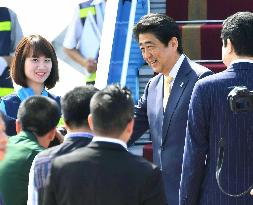 Abe departs for Philippines