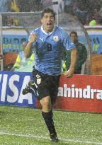 Uruguay beat S. Korea in World Cup second round