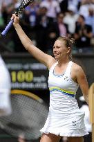 Zvonareva beats Pironkova to advance to Wimbledon final