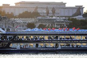 Views from Pyongyang's Taedong River cruiser