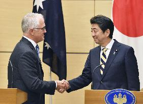 Abe, Turnbull meet in Tokyo