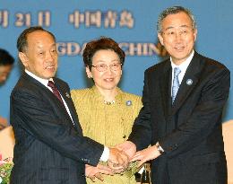 Japan, China, S. Korea agree to cooperate, promote trade