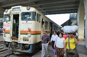 Train previously in service in Japan now runs in Myanmar