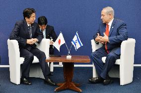 Abe meets with Netanyahu