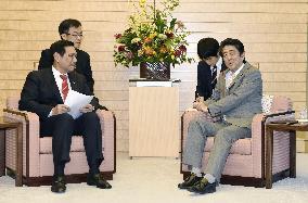 Abe meets with Indonesia's chief minister for maritime issues