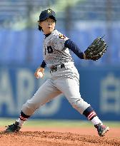 Keio Univ.'s female pitcher appears in opening pitch ceremony