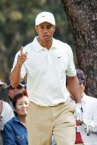 Woods comes in 3rd in 1st round of Dunlop Phoenix golf