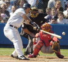 Yankees' Matsui goes 1-for-5 against Red Sox