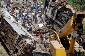 At least 58 killed in train crash in northern Egypt