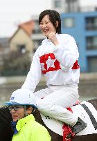 Female jockey Fujita gets 1st win