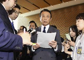 Japan gov. OKs bureaucrat's resignation