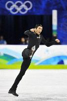 Lysacek claims men's figure skating gold