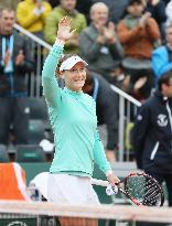 Stosur advances to French Open quarterfinals