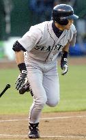 Ichiro extends hitting streak to 18 games