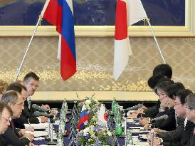 Japan, Russia foreign ministers to arrange leaders' talks