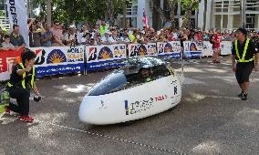 Solar-powered cars begin 3,000-km race through Australia