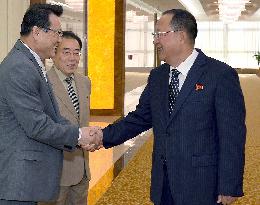 N. Korea foreign minister heads for Manila