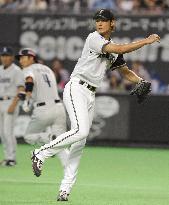 Nippon Ham ace Darvish fields bunt vs Seibu