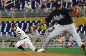 Baseball: Ichiro at Marlins game against Braves