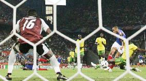 France beat Togo 2-0