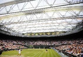 Retractable roof of Wimbledon court in 1st use