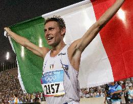 (2)Italy's Baldini wins men's marathon in Olympics