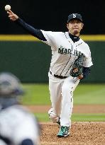 aseball: Iwakuma takes 3rd loss