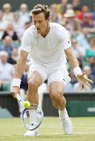 Berdych defeated in Wimbledon semifinals