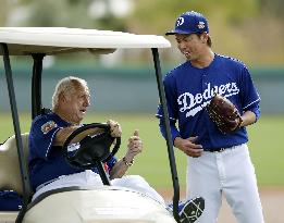 Maeda may fill No. 3 spot in Dodgers rotation: pitching coach