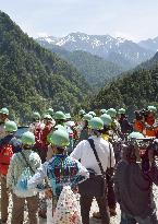 Visitors get glimpse of undisclosed area in Kurobe Gorge tour