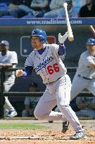 (1)Nakamura doubles in preseason debut for Dodgers