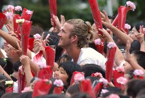 (6)England soccer star Beckham in Japan