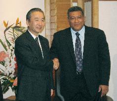 Tuvalu prime minister meets Japan's environment minister