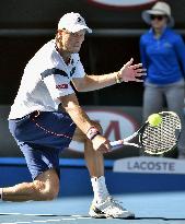 Seppi beats Federer in Australian Open