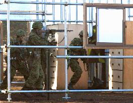 Japan, U.S. troops hold anti-terror drill