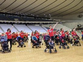 Japanese moms' "stroller dance" gives life to child-rearing