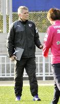 New Cerezo Osaka coach watches practice during training camp
