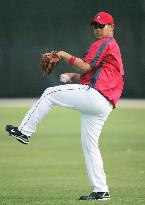 Matsuzaka tunes up ahead of exhibition game