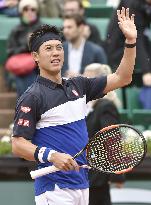 Nishikori powers into French Open quarterfinals for 1st time