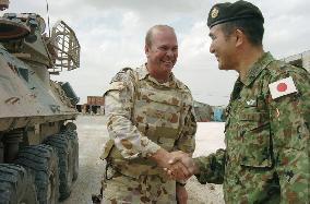 Australian military leader visits Japan's GSDF in Samawah