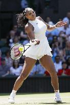 S. Williams beats Vesnina in Wimbledon semis