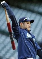 Mariners' Ichiro practices day after career-hits record