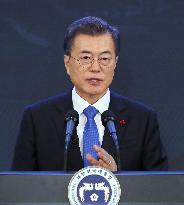 S. Korea leader says Japan needs to apologize to "comfort women"