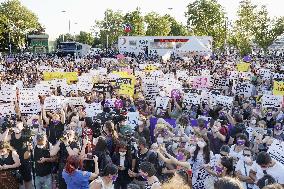 Protest against Turkey's possible withdrawal from treaty to protect women